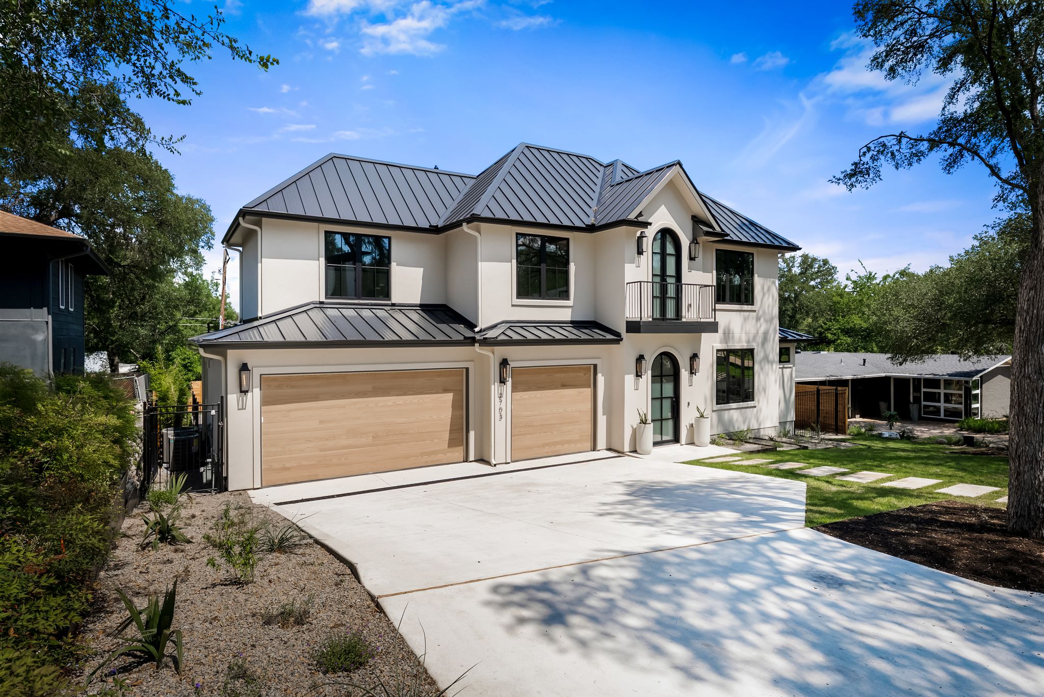 2703 Oak Park — Paradisa Homes