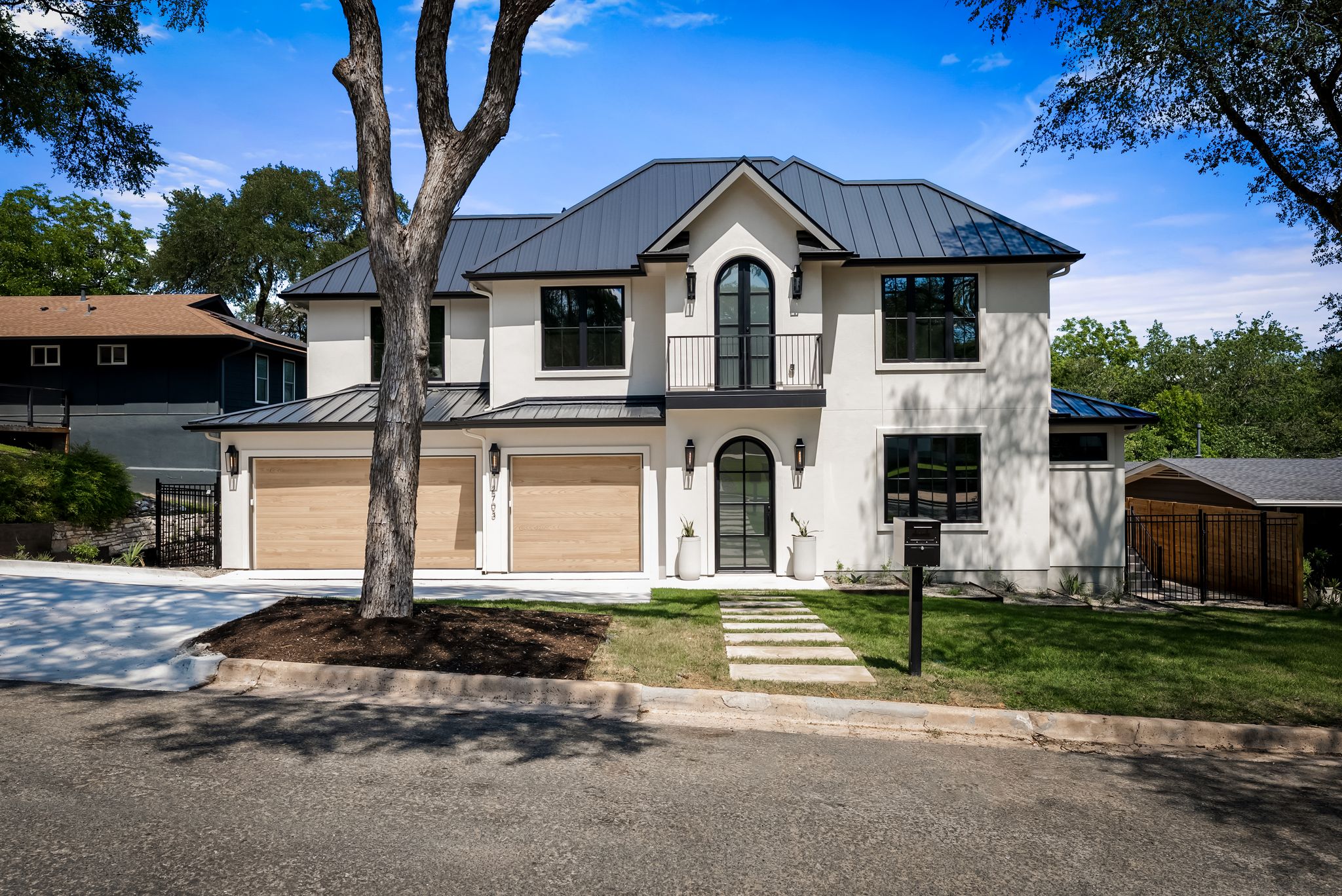 2703 Oak Park photo 3